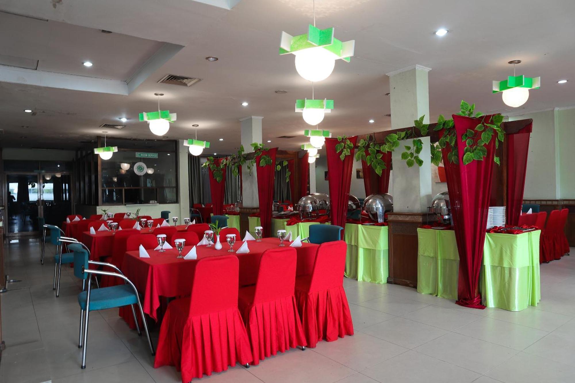 Oyo 742 Mona Plaza Hotel Pekanbaru Eksteriør bilde