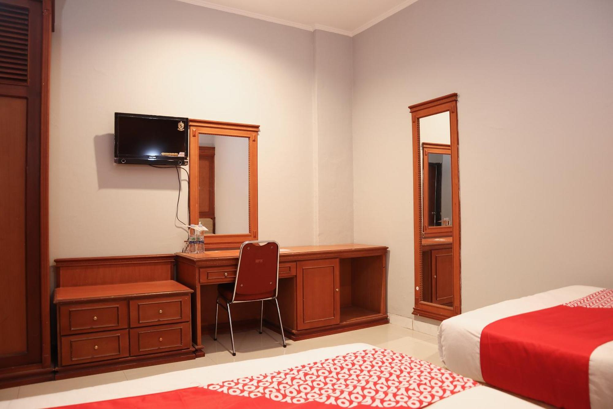 Oyo 742 Mona Plaza Hotel Pekanbaru Eksteriør bilde