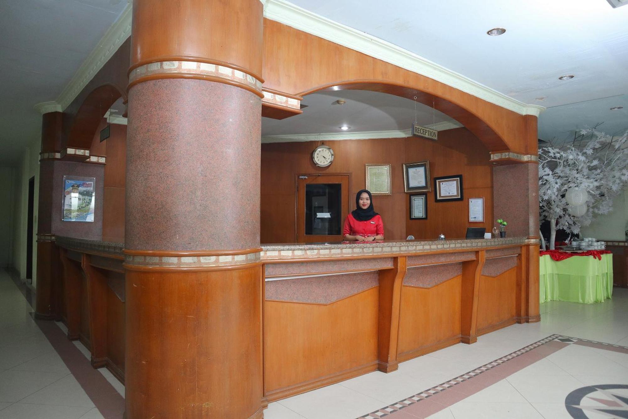 Oyo 742 Mona Plaza Hotel Pekanbaru Eksteriør bilde