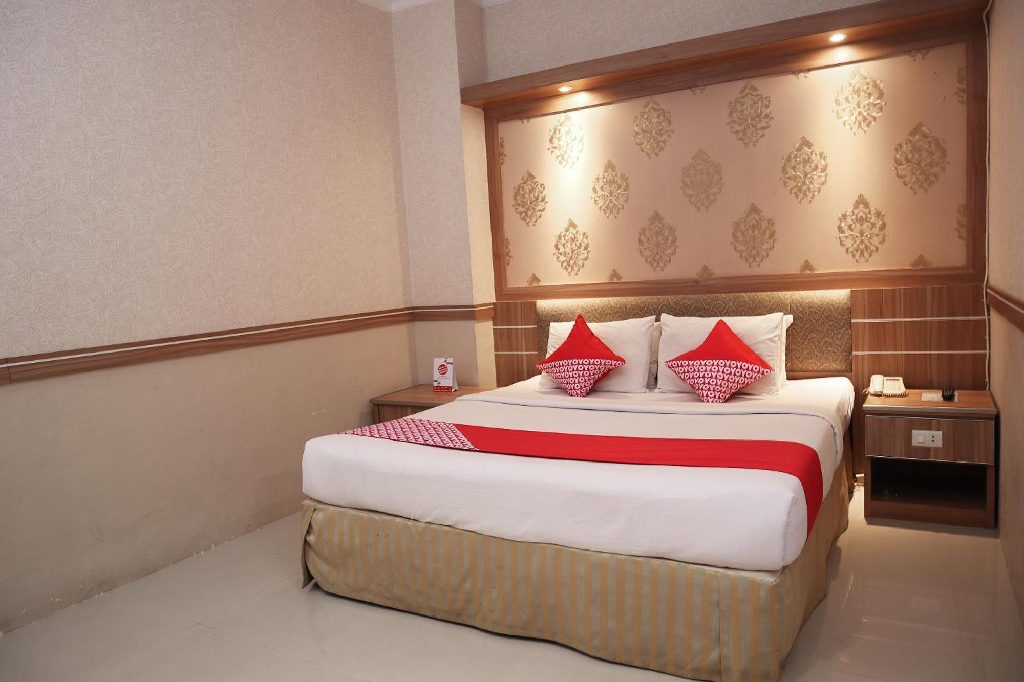 Oyo 742 Mona Plaza Hotel Pekanbaru Eksteriør bilde