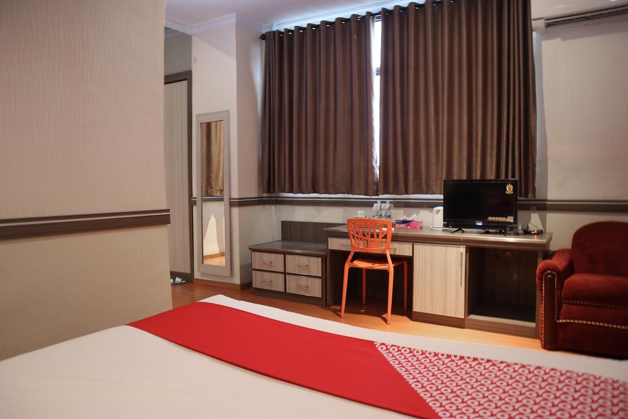 Oyo 742 Mona Plaza Hotel Pekanbaru Eksteriør bilde
