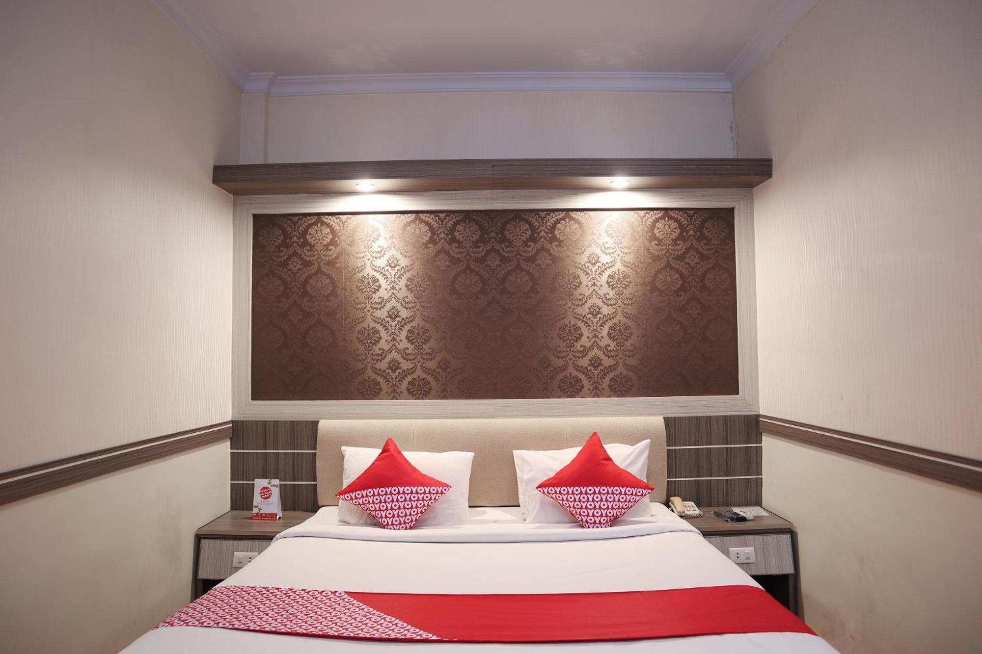Oyo 742 Mona Plaza Hotel Pekanbaru Eksteriør bilde