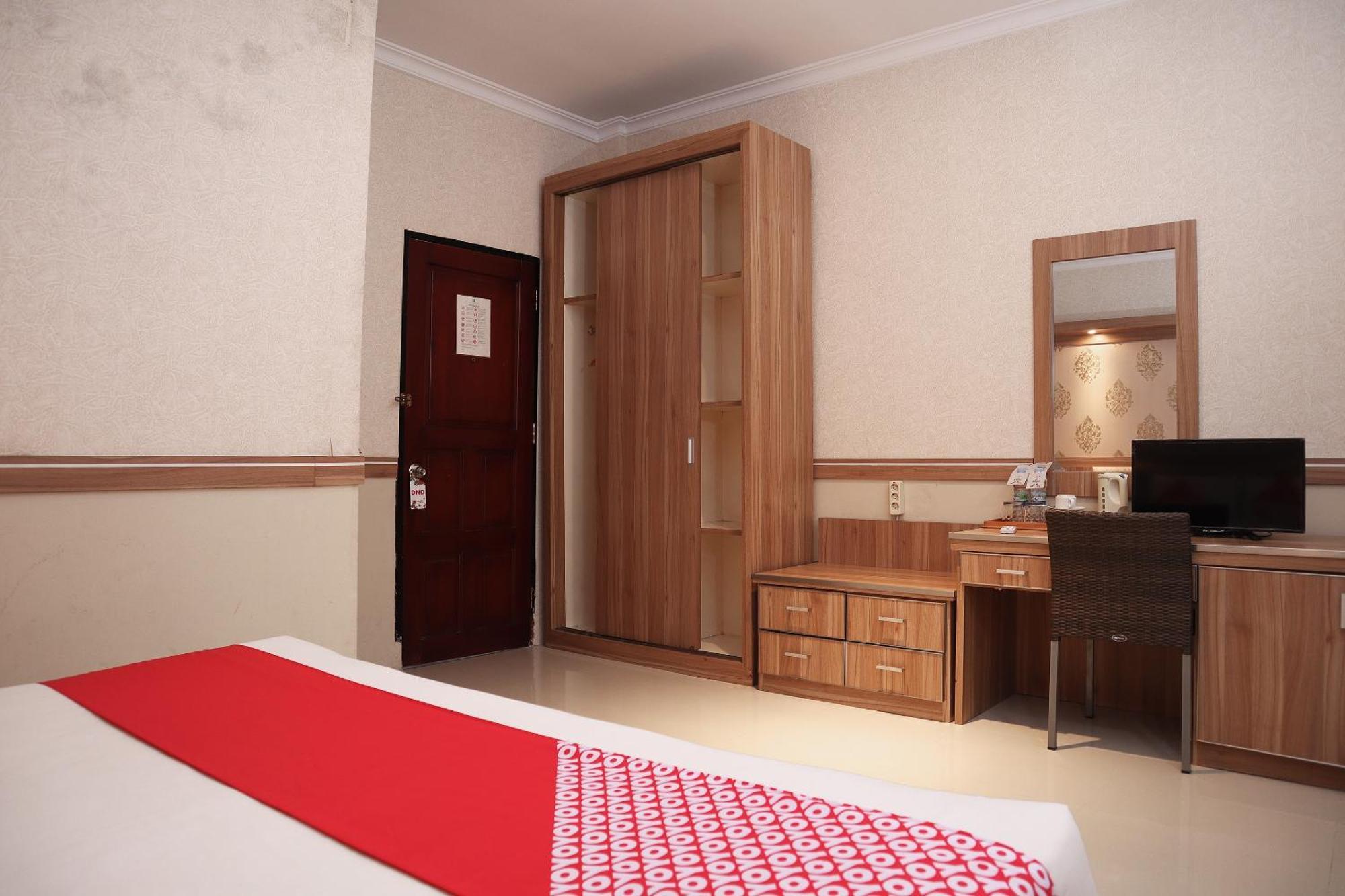 Oyo 742 Mona Plaza Hotel Pekanbaru Eksteriør bilde