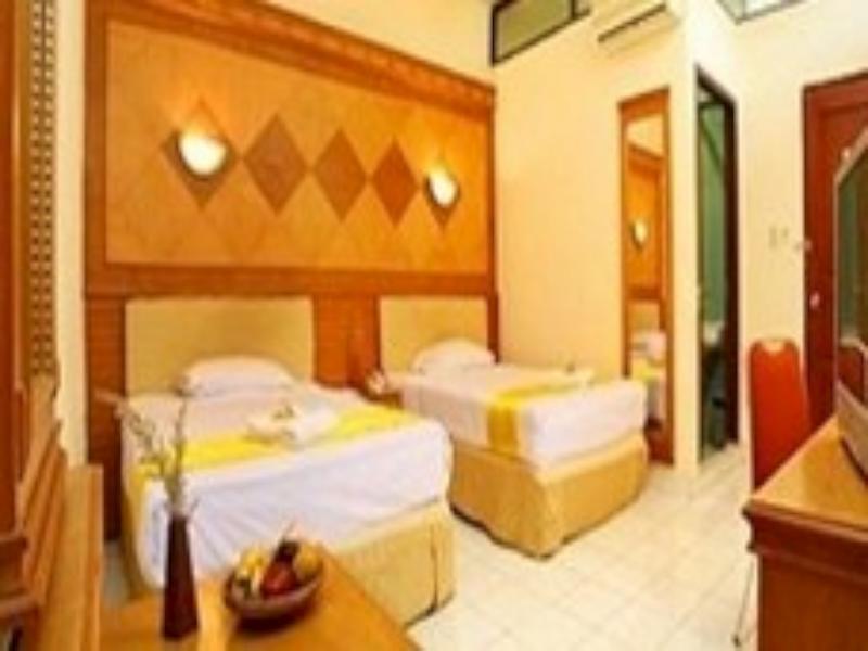 Oyo 742 Mona Plaza Hotel Pekanbaru Eksteriør bilde
